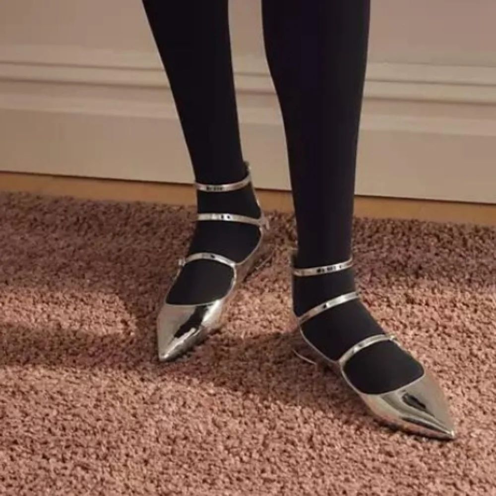 BRAND NEW I.N.G VALAN TRIPLE-STRAPPED BALLLET FLAT SHOE